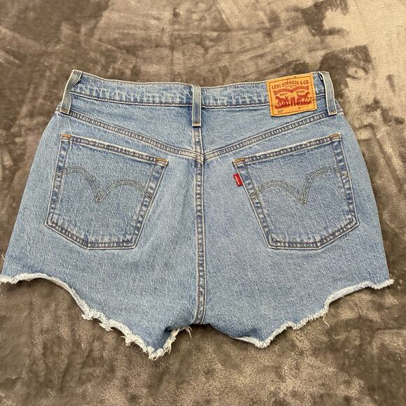 Levi's 501 Shorts Womens Sz.30 Blue Denim Raw Hem Daisy Duke Button Fly - Picture 4 of 9